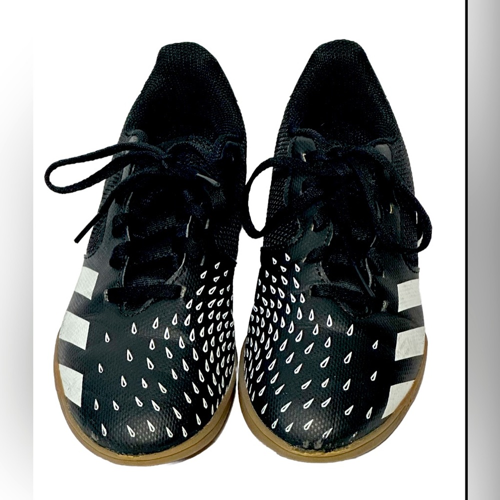 Adidas Predator Freak .4 Sala Indoor Soccer Shoes Sneakers FY0630 Youth Unisex